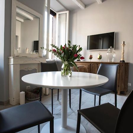 Trevi Luxury Maison Rome Bagian luar foto