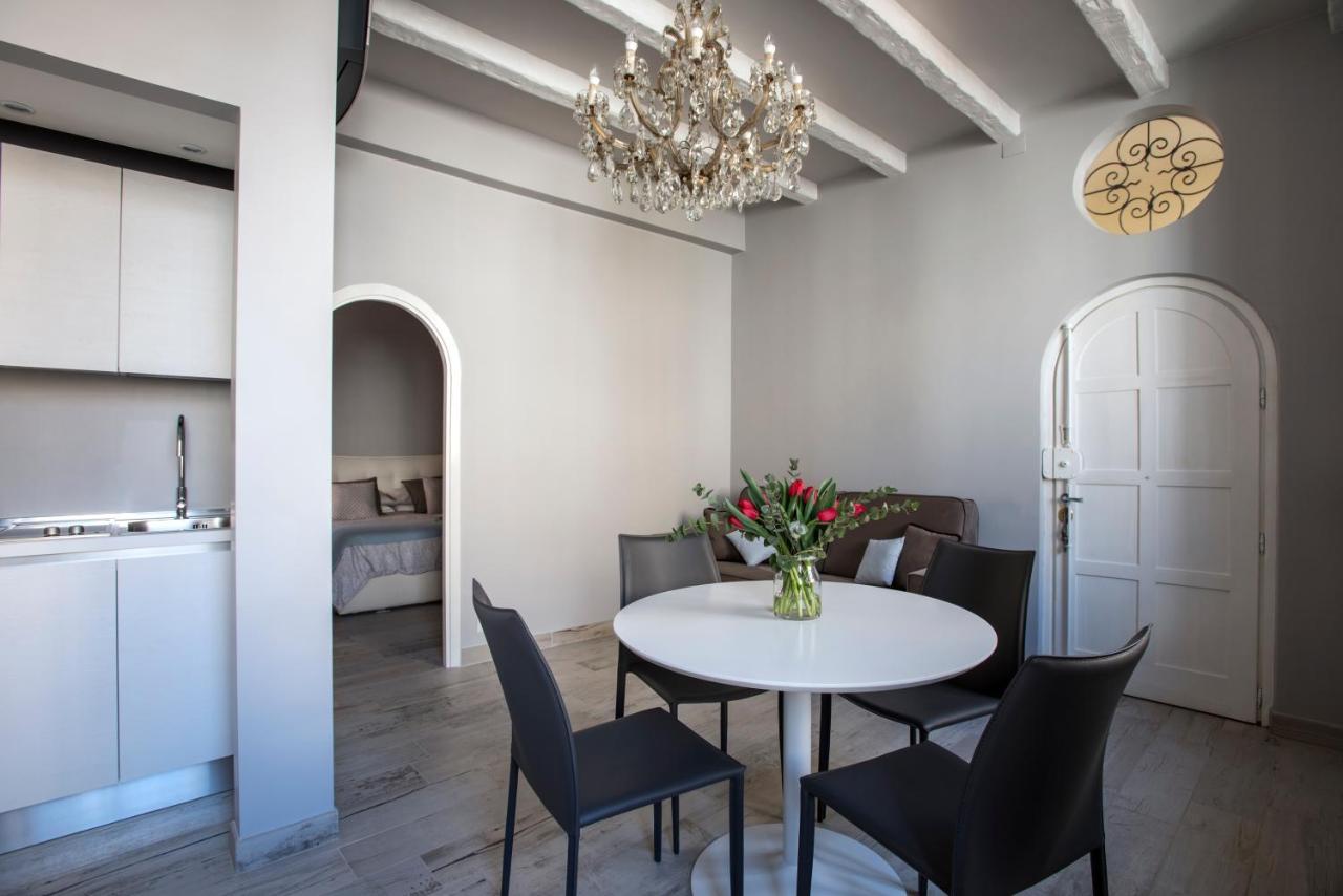 Trevi Luxury Maison Rome Bagian luar foto